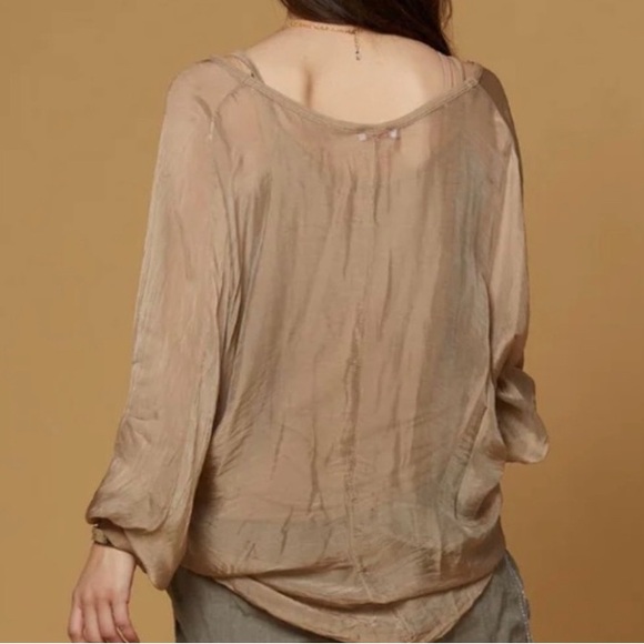Scandal Italy One Size Sheer Long Sleeve Lightweight Elegant Women's Tan Blouse - Picture 2 of 14